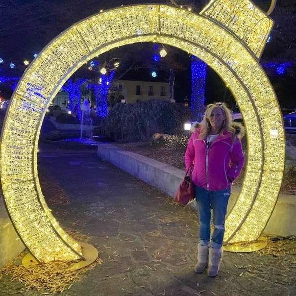 Meet your Posher, Linda - Picture 1 of 1